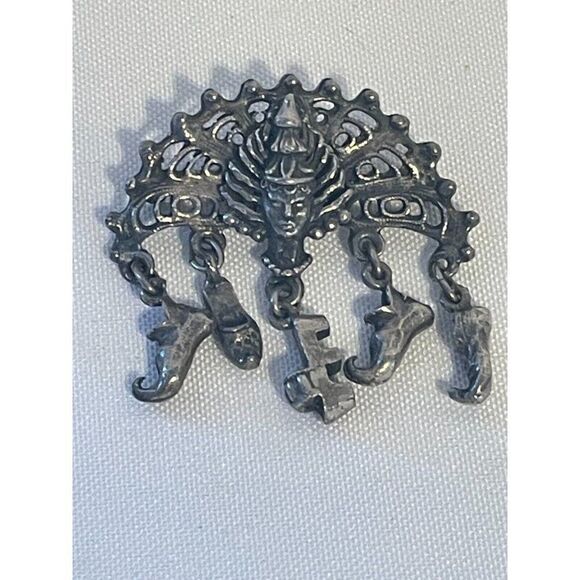 Thief of Bagdad collectable pin great Shape Korda - Picture 1 of 7